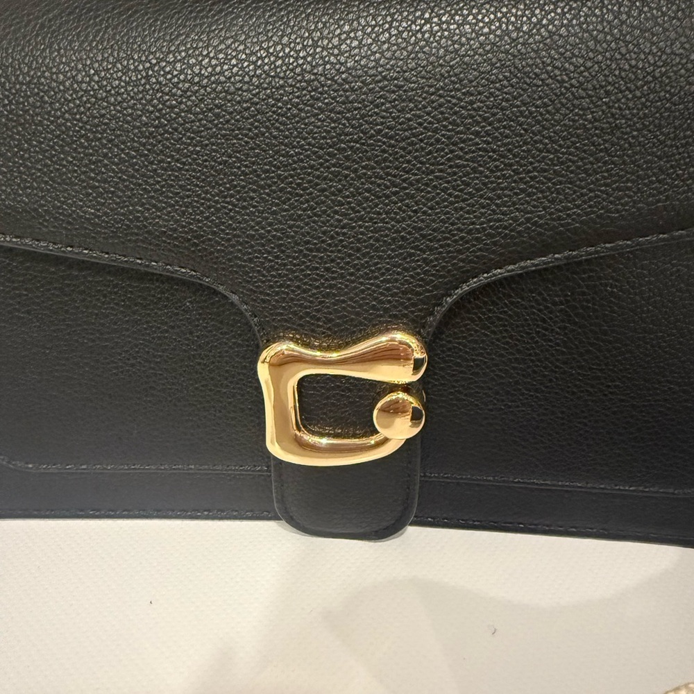 Elegant Black Shoulder Bag - Picture 3 of 10